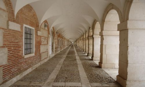 HISZPANIA / Madryt / Aranjuez / Aranjuez - podcienia