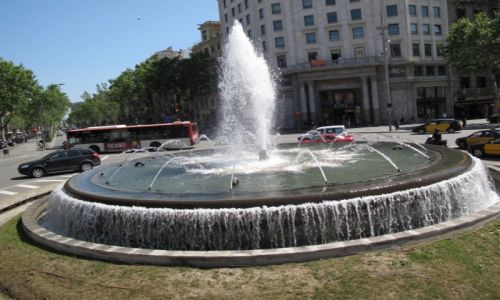 Zdjecie HISZPANIA / Katalonia / Barcelona / Fonatanna w centrum Barcelony