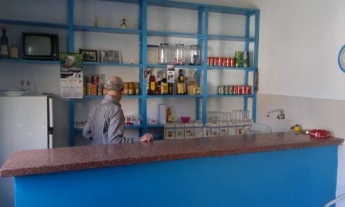 Zdjęcie HISZPANIA / Wyspy Kanaryjskie- Teneryfa / Góry Anaga / bar w osadzie nad plażą de Arena