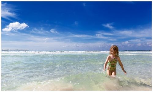 Zdjęcie HISZPANIA / Mallorca / Es Trenc / Playing with the waves