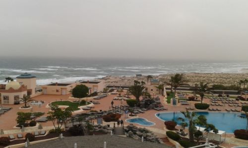Zdjcie HISZPANIA / FUERTEVENTURA / COSTA CALMA / WZBURZONE MORZE