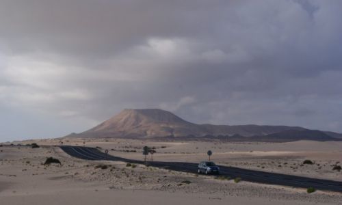 Zdjecie HISZPANIA / Wyspy Kanaryjskie / Fuerteventura / Wydmy