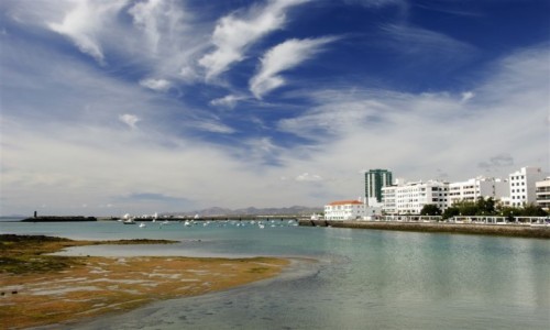 Zdjcie HISZPANIA / Lanzarote/Wyspy Kanaryjskie / Arrecife / miasto marze