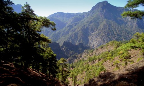 HISZPANIA / Wyspy Kanaryjskie / La Palma / Park Narodowy Caldera de Taburiente, widok na Pico Bejenado