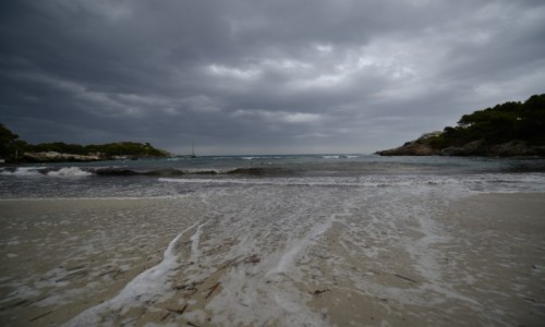 Zdjcie HISZPANIA / FONT DE SA CALA / Majorka / Zatoczka - burzliwa pogoda