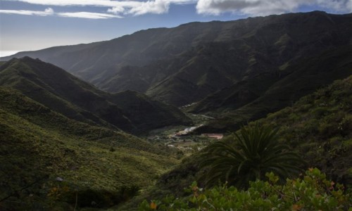 Zdjęcie HISZPANIA / LA GOMERA / okolice Parku Narodowego Garajonay / otulone górami