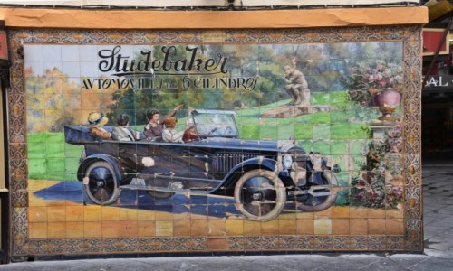 Zdjecie HISZPANIA / Andaluzja / Sewilla / Reklama z kafli ostatniego modelu Studebakera 1924