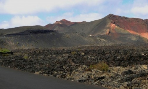 HISZPANIA / Wyspy Kanaryjskie / Lanzarote / Wulkaniczne krajobrazy Timanfaya.