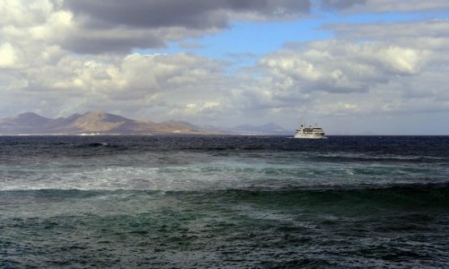 Zdjecie HISZPANIA / Fuerteventura / Corralejo / Widok na Lanzarote