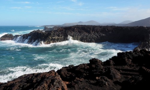 Zdjcie HISZPANIA / Wyspy Kanaryjskie / Lanzarote / Wulkaniczne wybrzee