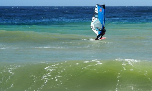 Zdjęcie HISZPANIA / Wyspy Kanaryjskie / Lanzarote, Costa Teguise / Na surfingu