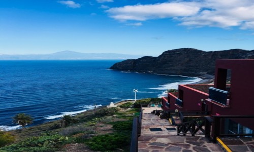 Zdjcie HISZPANIA / La Gomera  / La Gomera  / Domy na skarpie La Gomera