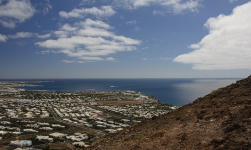 Zdjcie HISZPANIA / Wyspy Kanaryjskie - Lanzarote / Montana Roja / spojrzenie na Playa Blanc