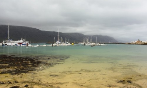 Zdjęcie HISZPANIA / Wyspy Kanaryjskie/ Archipelag Chinijo / Graciosa / port w Caleta Del Sebo