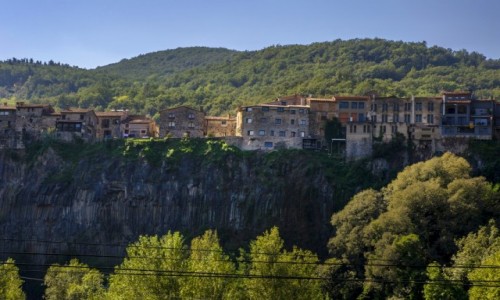 Zdjcie HISZPANIA / Katalonia / Castellfollit de la Roca  / Castellfollit de la Roca 