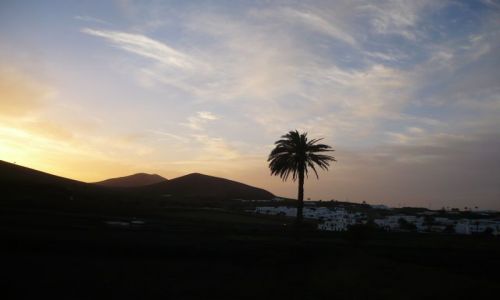 Zdjecie HISZPANIA / Lanzarote / Lanzarote / sama jak palec