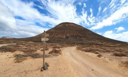 Zdjecie HISZPANIA / Wyspy Kanaryjskie / La Graciosa / Na rozstaju drg