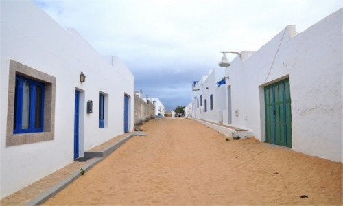 Zdjęcie HISZPANIA / Wyspy Kanaryjskie / La Graciosa / Uliczki w Caleta del Sebo