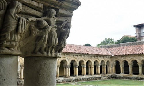 Zdjecie HISZPANIA / Kantabria / Santillana del Mar / Urokliwy kruganek w stylu romaskiM