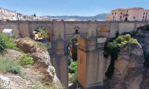 Zdjcie HISZPANIA / Andaluzja. / Ronda. / Puente Nuevo nad wwozem El Tajo.