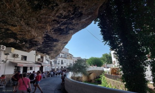 Zdjecie HISZPANIA / Andaluzja. / Prowincja Kadyks. / Setenil - miasto wykute w skale.