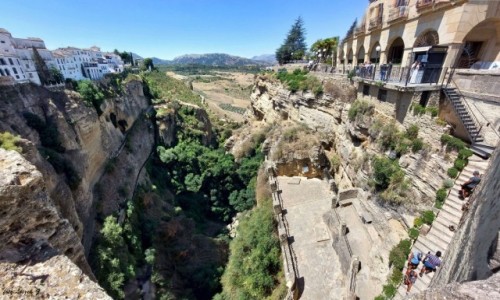Zdjcie HISZPANIA / Andaluzja. / Prowincja Malaga. / Ronda -  wwz rzeki Guadalevn.