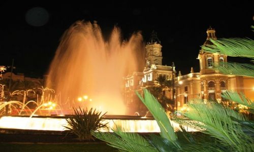 Zdjecie HISZPANIA / Valencia / Valencia / Plaza Ayuntamiento nocą...