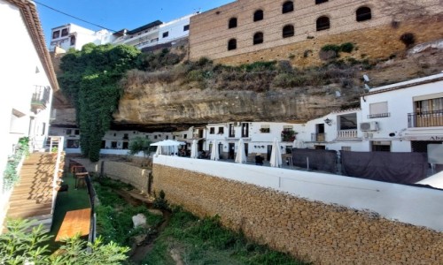 Zdjcie HISZPANIA / Andaluzja. / Setenil. / Miasto wykute w skale.
