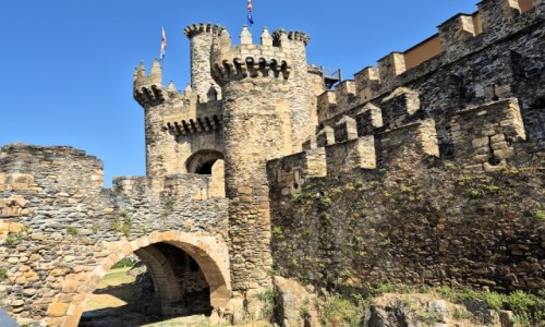 HISZPANIA / Leon / Ponferrada / Imponujący zamek Templariuszy