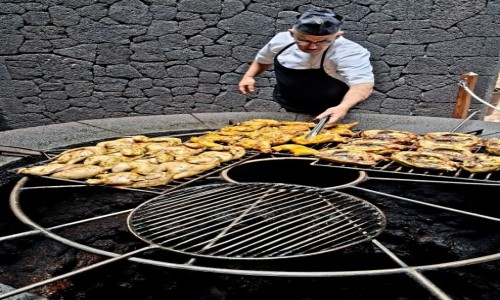 Zdjecie HISZPANIA / Lanzarote  / .  / Gotowanie na wulkanie