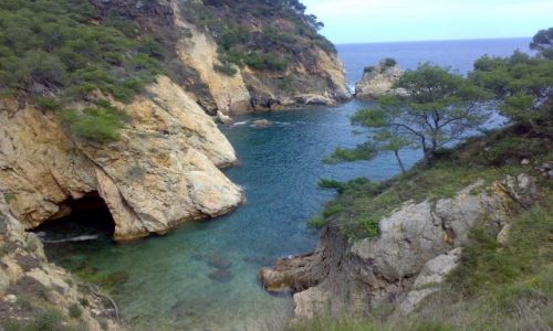 Zdjecie HISZPANIA / Girona / Castell / Tunel w skale
