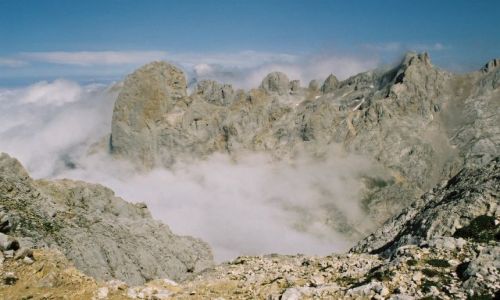 Zdjęcie HISZPANIA / Kantabria / Picos de Europa, okolice Naranjo de Bulnes / Kamień, powietrze i słońce