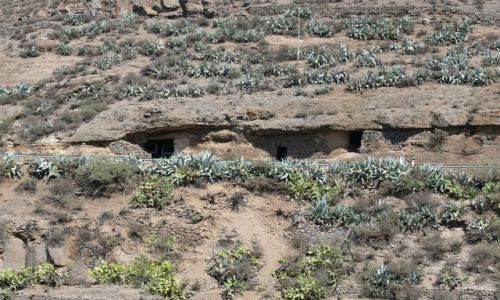 Zdjecie HISZPANIA / Wyspy Kanaryjskie / Gran Canaria / Domy w skaach