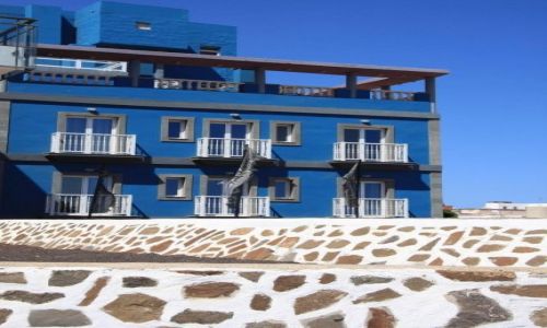 Zdjęcie HISZPANIA / brak / Puerto Del Rosario / Niebieski dom w Puerto Del Rosario