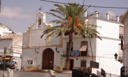 Zdjęcie HISZPANIA / Andaluzja / Alora / kościółek pod palmą
