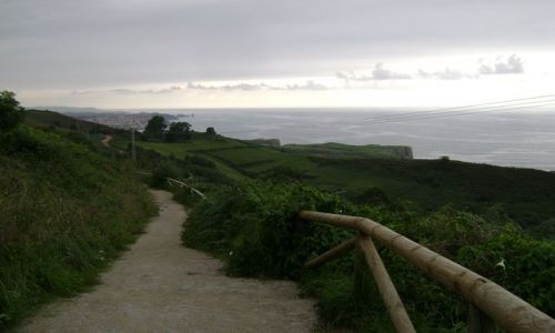 Zdjęcie HISZPANIA / - / niedaleko Llanes / W drodze