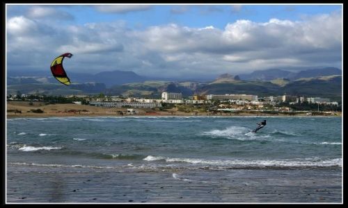 Zdjecie HISZPANIA / Gran Canaria / Playa del Ingles / Z wiatrem
