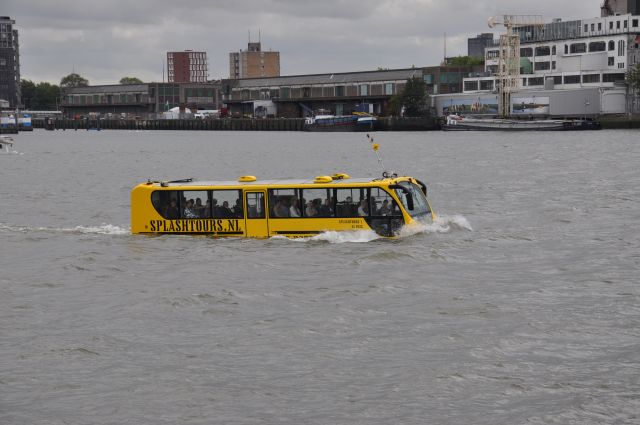 Zdjęcia: Rotterdam, Zuid Holland, Pływający autobus :), HOLANDIA Zdjęcia: Rotterdam, Zuid Holland, Pływający autobus :), HOLANDIA
