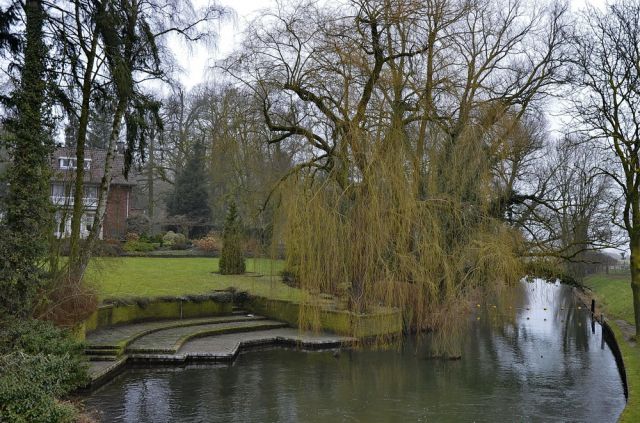 Zdjęcia: Rheden, Gelderland, Dom i ogród nad kanałem, HOLANDIA Zdjęcia: Rheden, Gelderland, Dom i ogród nad kanałem, HOLANDIA