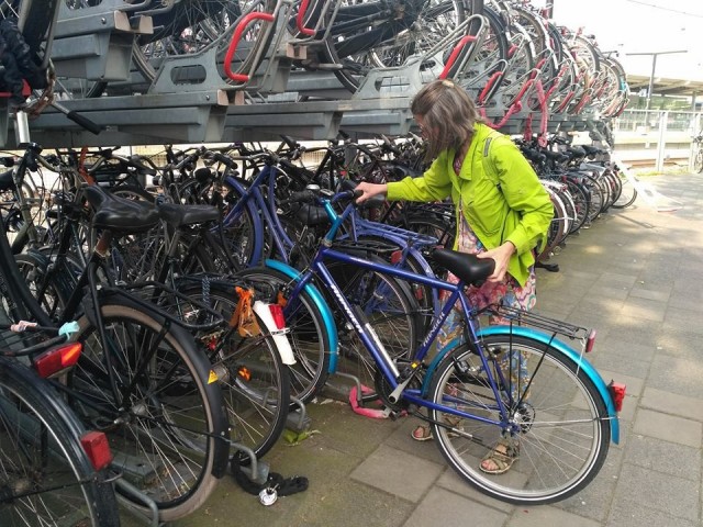 Zdj cia: Dworzec kolejowy, Zwolle, Parking rowerowy, HOLANDIA Zdj cia: Dworzec kolejowy, Zwolle, Parking rowerowy, HOLANDIA