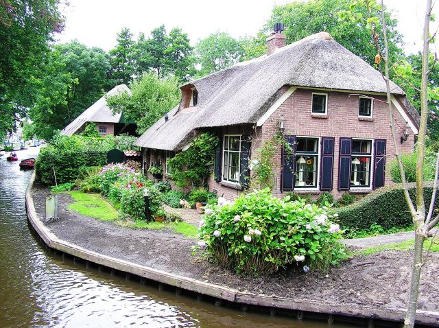 Zdjęcia: Giethoorn, Overijssel, Giethoorn - de Nederlandse Venetie, HOLANDIA Zdjęcia: Giethoorn, Overijssel, Giethoorn - de Nederlandse Venetie, HOLANDIA