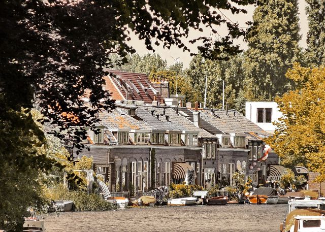 Zdjęcia: Leiden, Zuid Holland, Domki nad wodą, HOLANDIA Zdjęcia: Leiden, Zuid Holland, Domki nad wodą, HOLANDIA