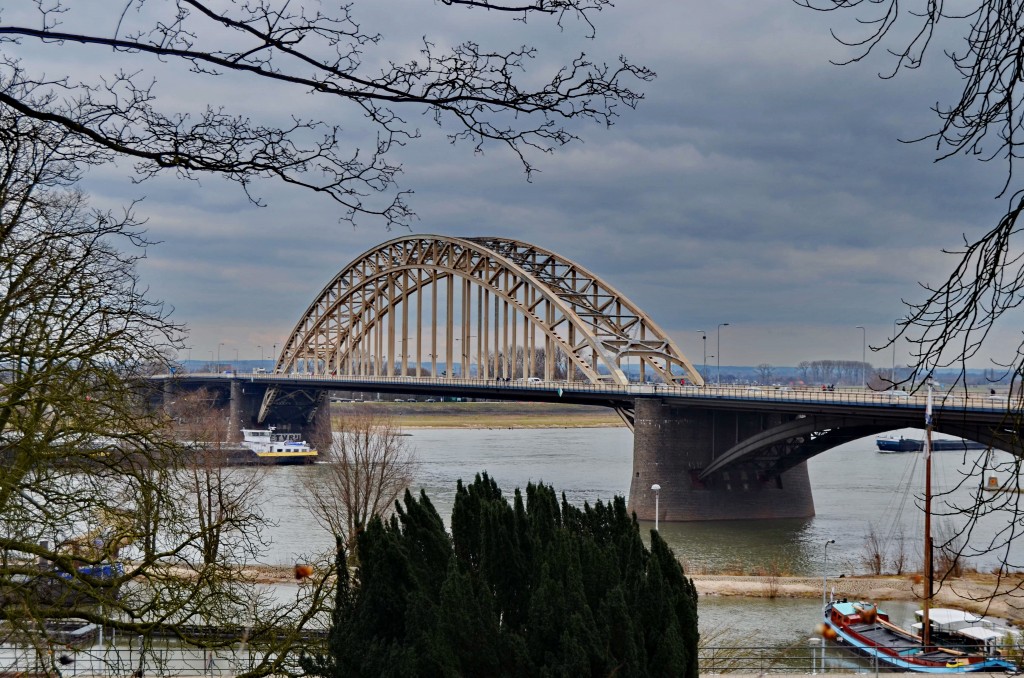 Zdjęcia: Nijmegen, Geldria, Waalbrug w Nijmegen, HOLANDIA Zdjęcia: Nijmegen, Geldria, Waalbrug w Nijmegen, HOLANDIA