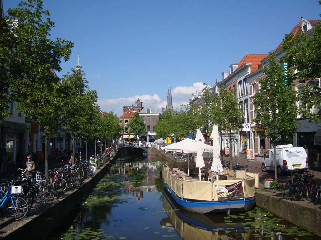 Zdjęcia: Delft, Holandia Południowa, Nad kanałem, HOLANDIA Zdjęcia: Delft, Holandia Południowa, Nad kanałem, HOLANDIA