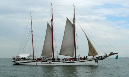 Zdjęcie HOLANDIA / Ijselmeer / przed wyspą Pampus / Szkuner na Ijselmeer