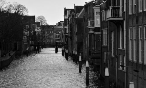 Zdjecie HOLANDIA / Zuid-Holland / Dordrecht / Kanal w Dordrechcie