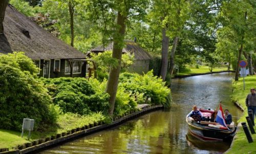 Zdjecie HOLANDIA / Overijssel / Giethoorn / dka na kanale