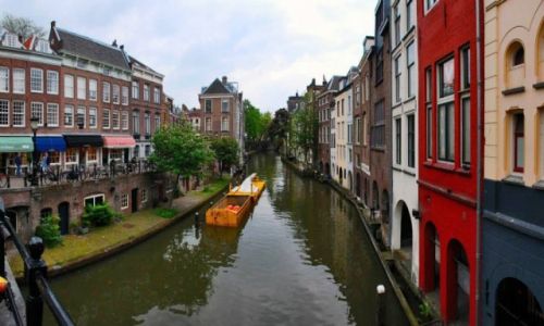 Zdjęcie HOLANDIA / Holandia Północna / Amsterdam / Jeden z malowniczych kanałów w stolicy Holandii