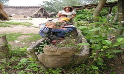 Zdjecie HOLANDIA / brak / EINDHOVEN-SKANSEN ARCHEOLOGICZNY / W STAREJ ŁODZI