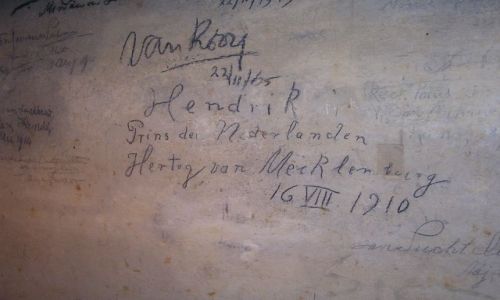 Zdjęcie HOLANDIA / brak / VALKENBURG-KATAKUMBY / WPIS KSIĘCIA